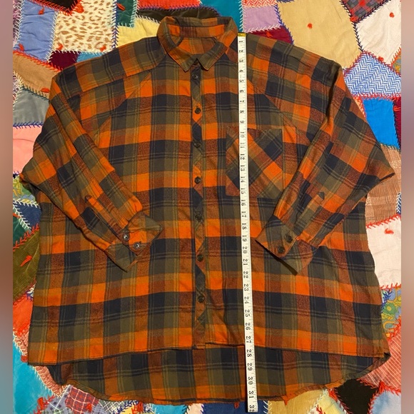 BDG Urban Outfitters oversized flannel with asymmetrical hem in green and orange - Picture 3 of 4